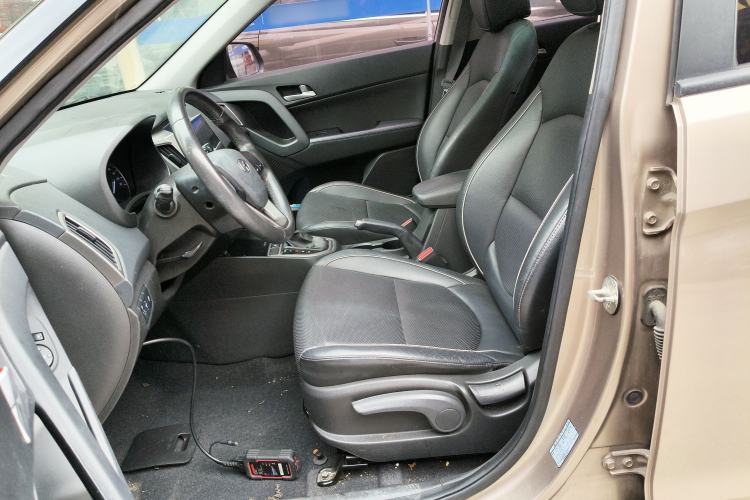 Used Hyundai ix25 2015 1.6L Automatic Two-Wheel Drive Smart GLS Trim Left Front Seat