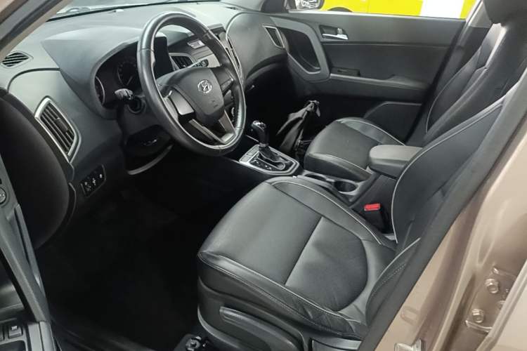 Used Hyundai ix25 2015 1.6L Automatic Two-Wheel Drive Smart GLS Trim Left Front Seat