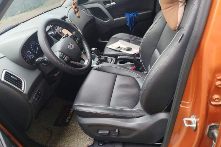 Used Hyundai ix25 2015 1.6L Automatic Two-Wheel-Drive Deluxe DLX Model Left Front Seat