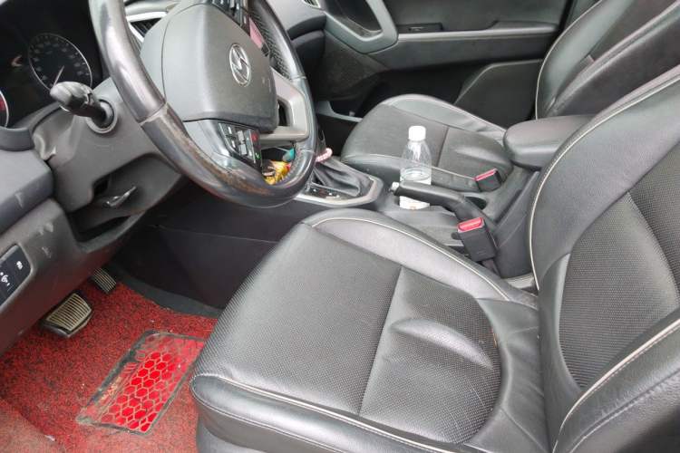 Used Hyundai ix25 2015 1.6L Automatic Two-Wheel-Drive Deluxe DLX Model Left Front Seat