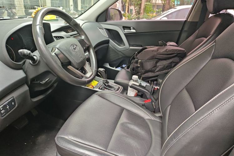 Used Hyundai ix25 2015 1.6L Automatic Two-Wheel Drive Smart GLS Trim Left Front Seat