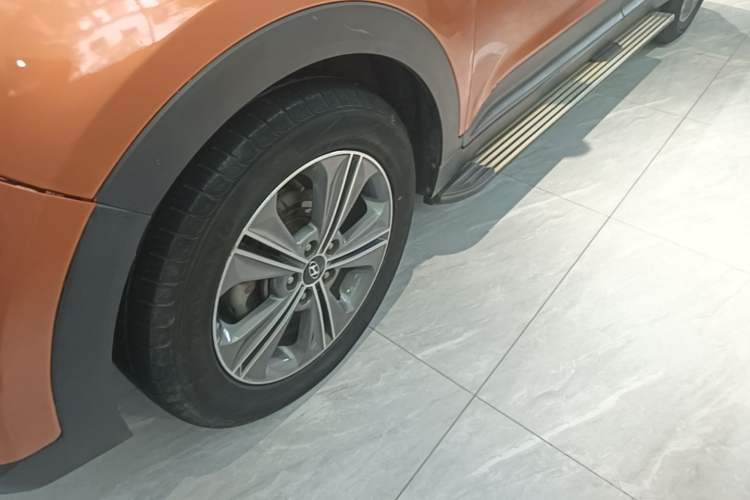 Used Hyundai ix25 2015 1.6L Automatic Two-Wheel Drive Smart GLS Trim Left Front Wheel Hub