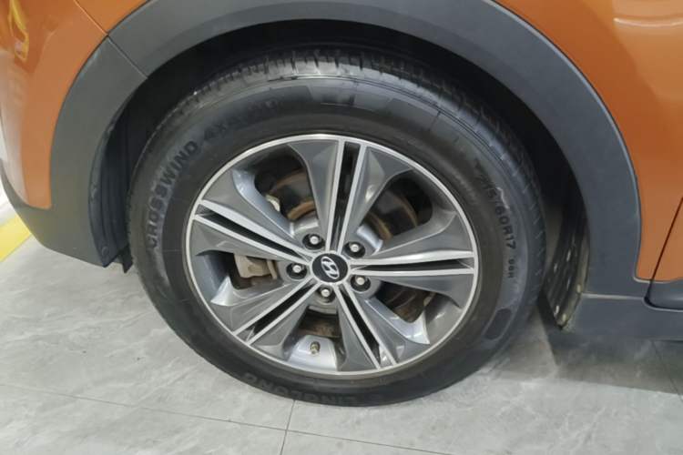 Used Hyundai ix25 2015 2.0L Automatic Two-Wheel Drive Intelligent GLS Left Front Wheel Hub