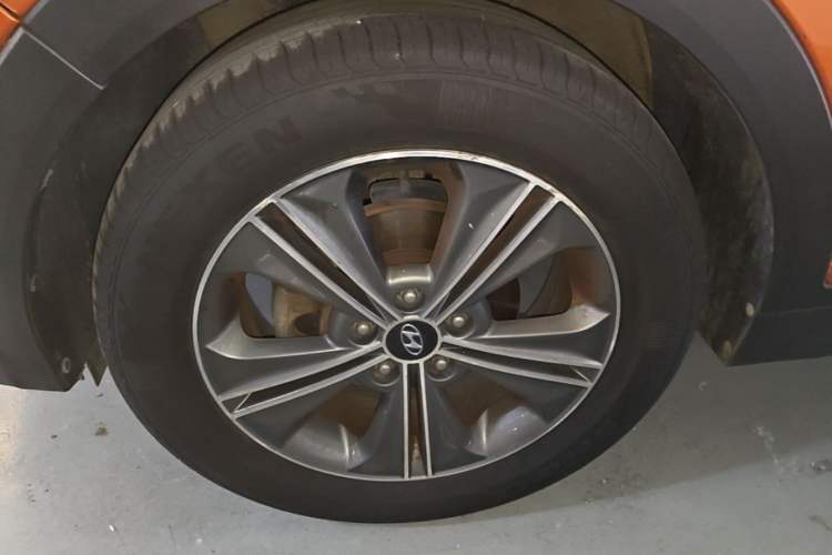 Used Hyundai ix25 2015 1.6L Automatic Two-Wheel Drive Smart GLS Trim Left Front Wheel Hub