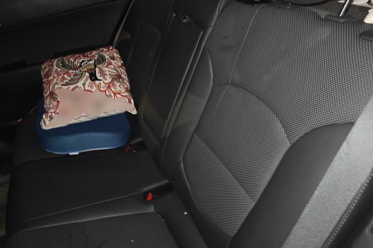 Used Hyundai ix25 2015 1.6L Automatic Two-Wheel-Drive Deluxe DLX Model Left Rear Seat