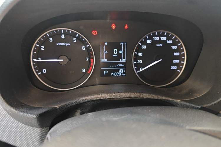 Used Hyundai ix25 2015 1.6L Automatic Two-Wheel Drive Smart GLS Trim Odometer Close Up