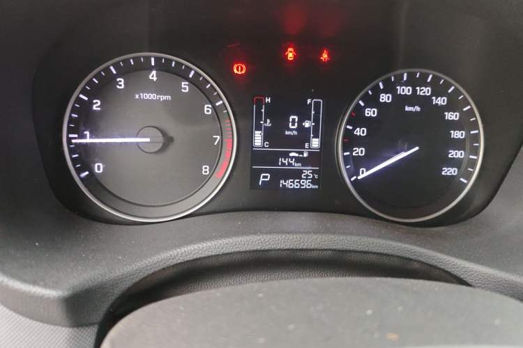 Used Hyundai ix25 2015 1.6L Automatic Two-Wheel Drive Smart GLS Trim Odometer Close Up