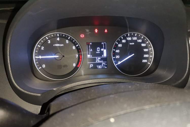 Used Hyundai ix25 2015 1.6L Automatic Two-Wheel Drive Smart GLS Trim Odometer Close Up