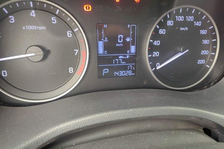 Used Hyundai ix25 2015 1.6L Automatic Two-Wheel Drive Smart GLS Trim Odometer Close Up