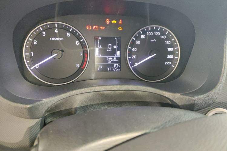 Used Hyundai ix25 2015 1.6L Automatic Two-Wheel Drive Smart GLS Trim Odometer Close Up