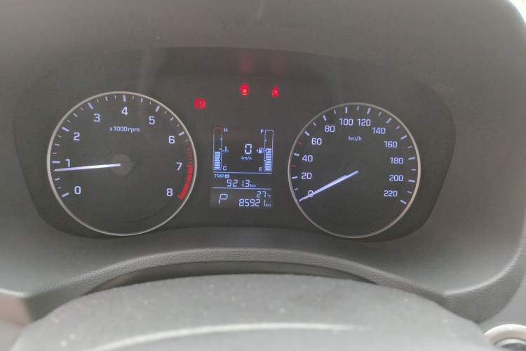 Used Hyundai ix25 2015 1.6L Automatic Two-Wheel-Drive Deluxe DLX Model Odometer Close Up