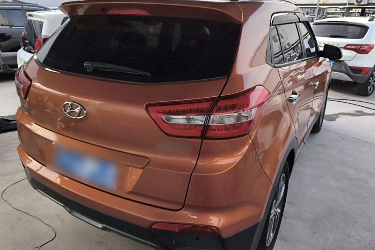 Used Hyundai ix25 2015 1.6L Automatic Two-Wheel-Drive Deluxe DLX Model Rear Right 45 Deg