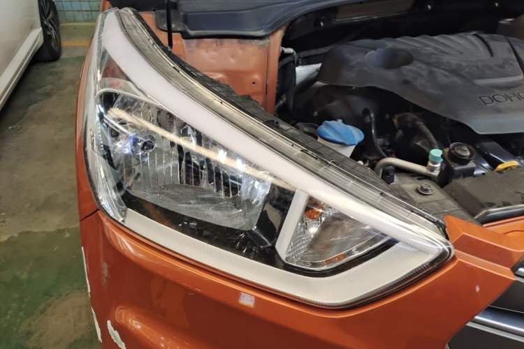 Used Hyundai ix25 2015 1.6L Automatic Two-Wheel Drive Smart GLS Trim Right Front Headlight