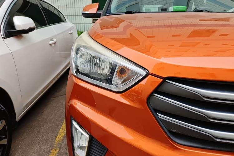 Used Hyundai ix25 2015 1.6L Automatic Two-Wheel Drive Smart GLS Trim Right Front Headlight
