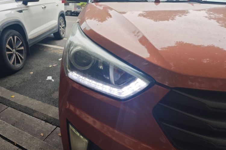Used Hyundai ix25 2015 2.0L Automatic Two-Wheel Drive Intelligent GLS Right Front Headlight
