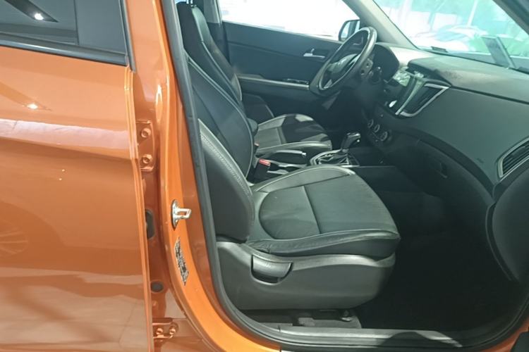 Used Hyundai ix25 2015 1.6L Automatic Two-Wheel Drive Smart GLS Trim Right Front Seat