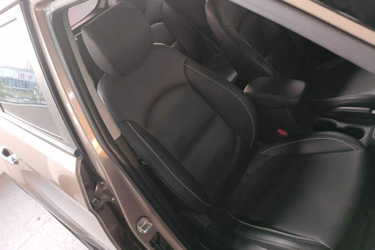 Used Hyundai ix25 2015 1.6L Automatic Two-Wheel Drive Smart GLS Trim Right Front Seat