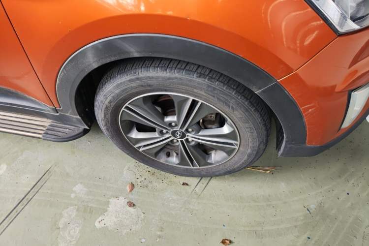 Used Hyundai ix25 2015 1.6L Automatic Two-Wheel Drive Smart GLS Trim Right Front Wheel Hub