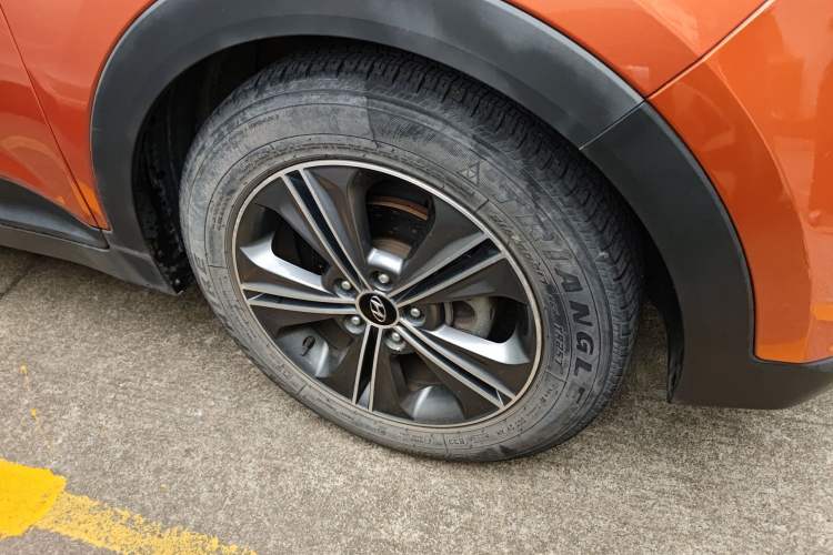 Used Hyundai ix25 2015 1.6L Automatic Two-Wheel Drive Smart GLS Trim Right Front Wheel Hub