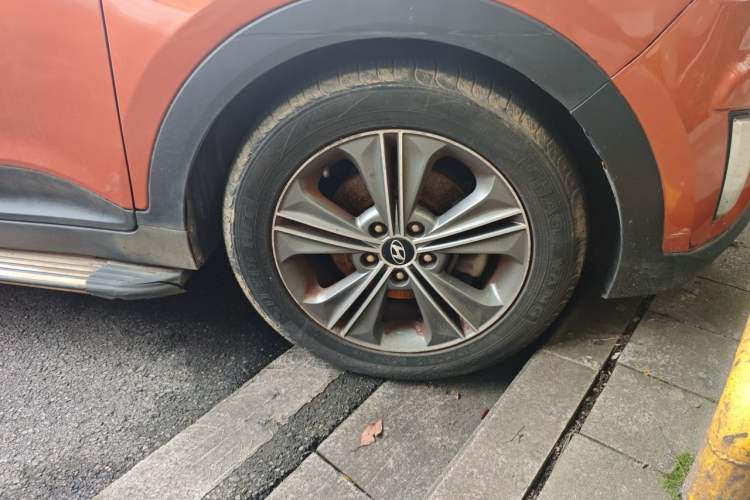 Used Hyundai ix25 2015 2.0L Automatic Two-Wheel Drive Intelligent GLS Right Front Wheel Hub