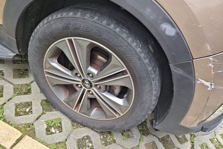 Used Hyundai ix25 2015 1.6L Automatic Two-Wheel Drive Smart GLS Trim Right Front Wheel Hub