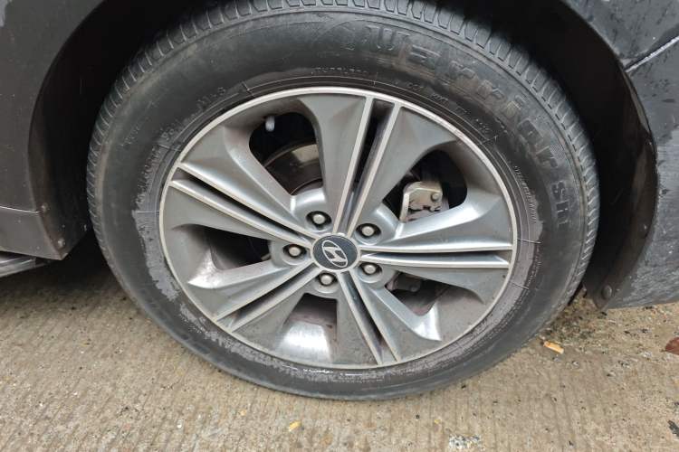 Used Hyundai ix25 2015 1.6L Automatic Two-Wheel Drive Smart GLS Trim Right Front Wheel Hub