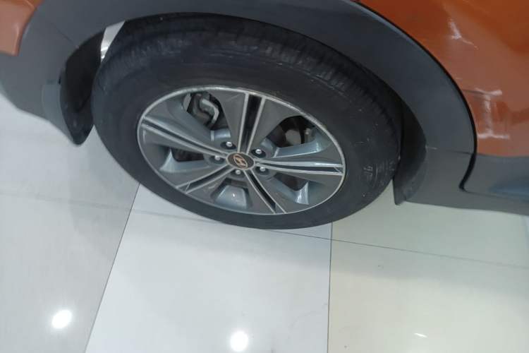 Used Hyundai ix25 2015 1.6L Automatic Two-Wheel-Drive Deluxe DLX Model Right Rear Wheel Hub