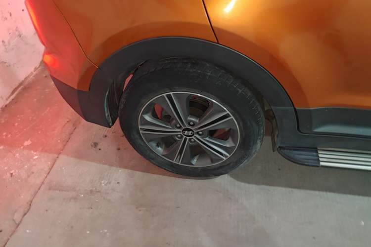 Used Hyundai ix25 2015 1.6L Automatic Two-Wheel Drive Smart GLS Trim Right Rear Wheel Hub