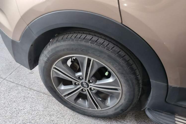 Used Hyundai ix25 2015 1.6L Automatic Two-Wheel Drive Smart GLS Trim Right Rear Wheel Hub