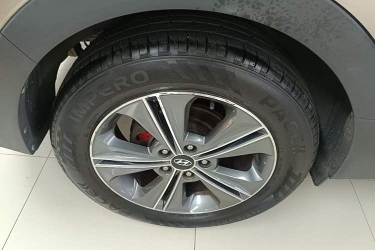 Used Hyundai ix25 2015 1.6L Automatic Two-Wheel Drive Smart GLS Trim Right Rear Wheel Hub