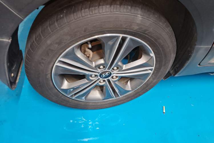 Used Hyundai ix25 2015 1.6L Automatic Two-Wheel Drive Smart GLS Trim Right Rear Wheel Hub