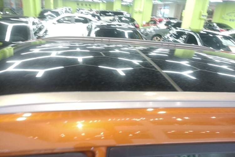 Used Hyundai ix25 2015 1.6L Automatic Two-Wheel-Drive Deluxe DLX Model Roof