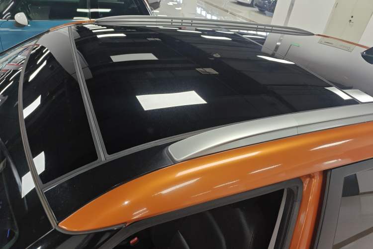 Used Hyundai ix25 2015 2.0L Automatic 4x4 Deluxe DLX Roof