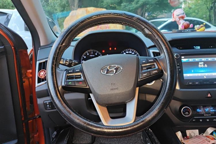Used Hyundai ix25 2015 1.6L Automatic Two-Wheel-Drive Deluxe DLX Model Steering Wheel