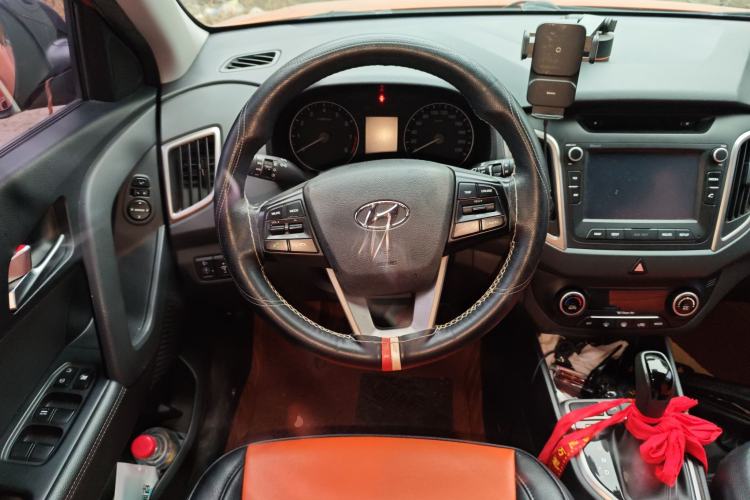 Used Hyundai ix25 2015 1.6L Automatic Two-Wheel-Drive Deluxe DLX Model Steering Wheel