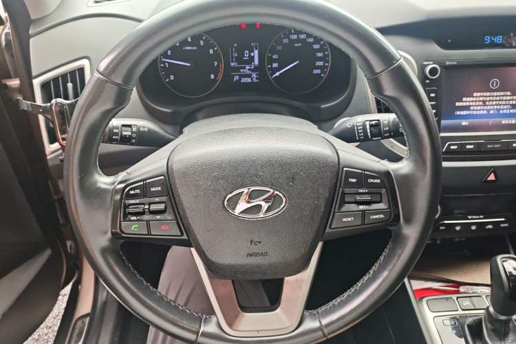 Used Hyundai ix25 2015 1.6L Automatic Two-Wheel-Drive Deluxe DLX Model Steering Wheel