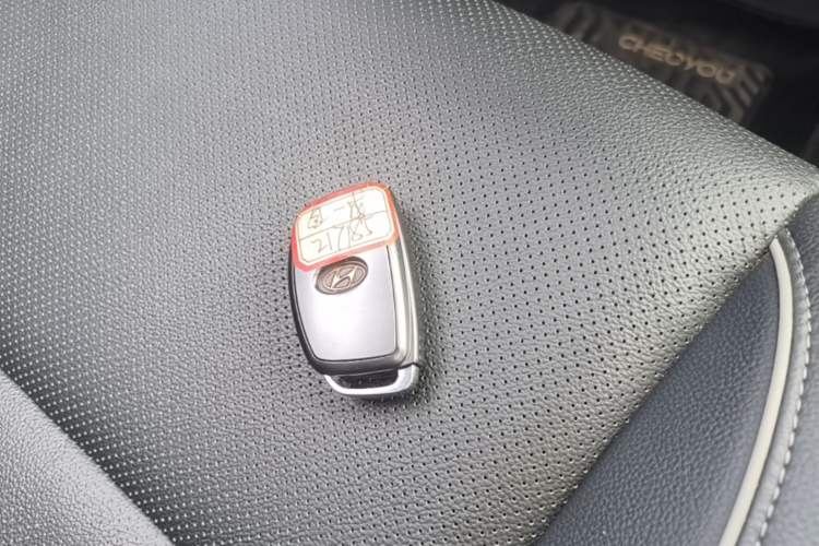 Used Hyundai ix25 2015 1.6L Automatic Two-Wheel Drive Smart GLS Trim Vehicle Key