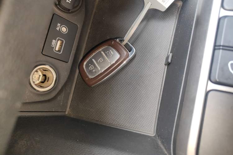 Used Hyundai ix25 2015 1.6L Automatic Two-Wheel Drive Smart GLS Trim Vehicle Key