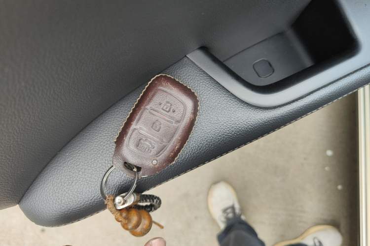 Used Hyundai ix25 2015 1.6L Automatic Two-Wheel Drive Smart GLS Trim Vehicle Key