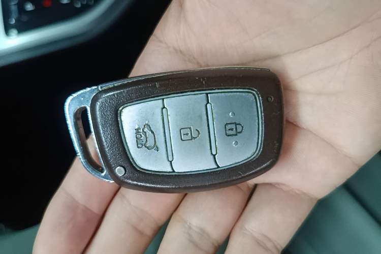 Used Hyundai ix25 2015 1.6L Automatic Two-Wheel Drive Smart GLS Trim Vehicle Key