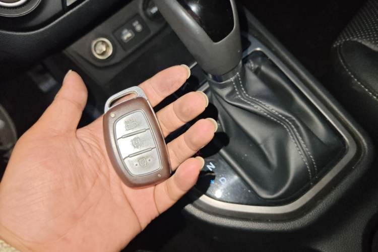 Used Hyundai ix25 2015 1.6L Automatic Two-Wheel Drive Smart GLS Trim Vehicle Key