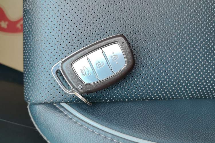 Used Hyundai ix25 2015 1.6L Automatic Two-Wheel Drive Smart GLS Trim Vehicle Key