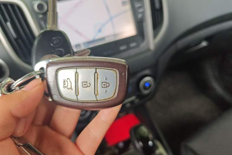 Used Hyundai ix25 2015 2.0L Automatic Two-Wheel Drive Intelligent GLS Vehicle Key