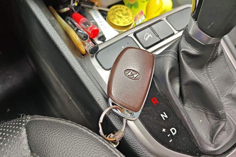 Used Hyundai ix25 2015 1.6L Automatic Two-Wheel Drive Smart GLS Trim Vehicle Key
