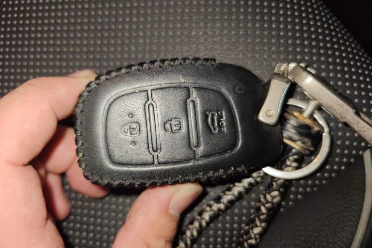 Used Hyundai ix25 2015 1.6L Automatic Two-Wheel Drive Smart GLS Trim Vehicle Key