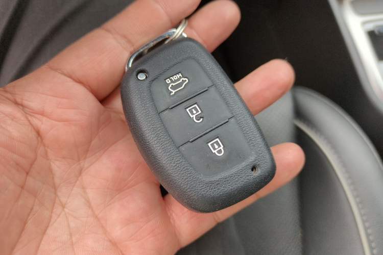 Used Hyundai ix25 2015 1.6L Automatic Two-Wheel-Drive Deluxe DLX Model Vehicle Key