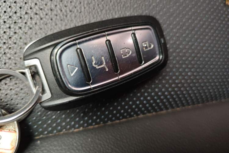 Used Hyundai ix25 2015 1.6L Automatic Two-Wheel Drive Smart GLS Trim Vehicle Key