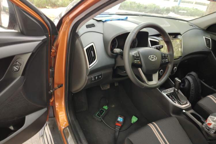 Used Hyundai ix25 2016 1.6T Dual-Clutch Two-Wheel Drive Smart GLS Model Driver Seat