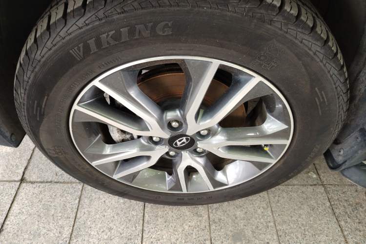 Used Hyundai ix25 2016 1.6T Dual-Clutch Two-Wheel Drive Smart GLS Model Left Front Wheel Hub