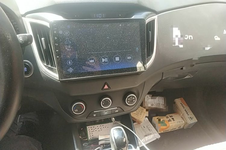 Used Hyundai ix25 2016 1.6T Dual-Clutch Two-Wheel Drive Smart GLS Model Audio And AC Panel